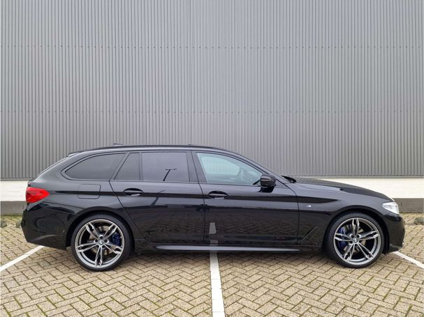 BMW 540i Touring xDrive 250 kW image number 3