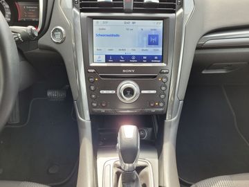 Car image 14