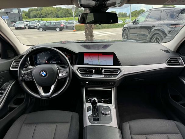 BMW 320d Touring xDrive 142 kW image number 8