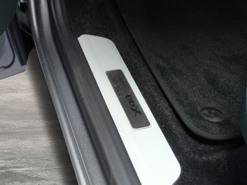 Car image 37