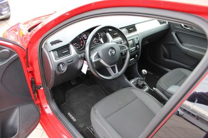 Car image 13