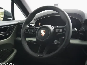 Car image 32