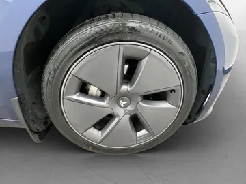 Car image 32