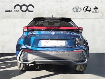 Car image 4