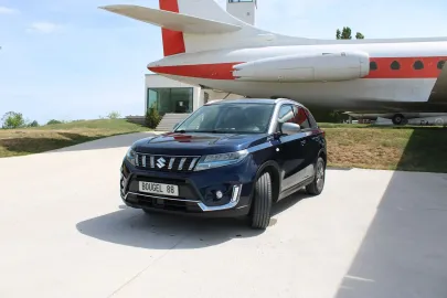 Car image 1