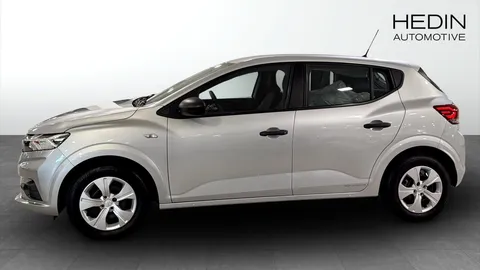 Car image 5
