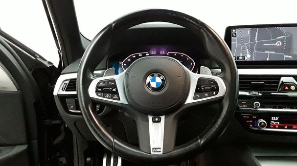 BMW 530d Touring M xDrive 210 kW image number 12