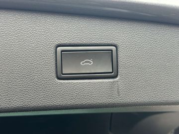 Car image 36