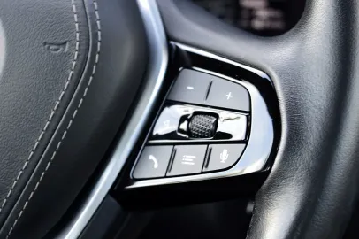 Car image 38