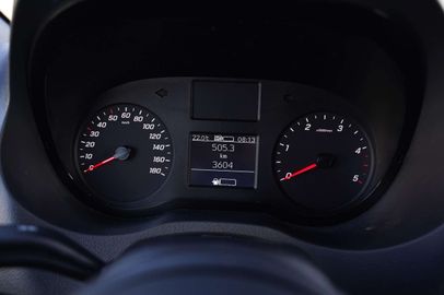 Car image 30