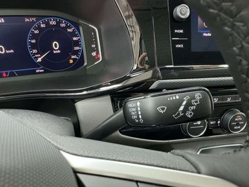 Car image 37