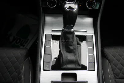 Car image 33