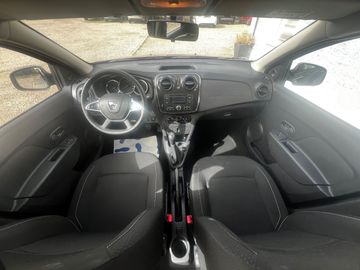 Car image 14