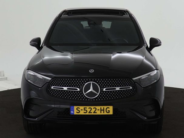 Mercedes-Benz GLC 300 e AMG Line 4Matic 230 kW image number 28