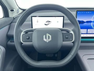 Car image 30