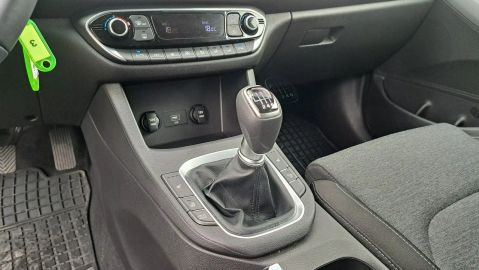 Car image 30