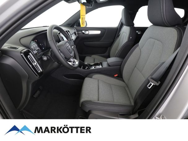 Volvo XC40 B3 Plus Dark 120 kW image number 5