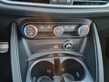 Car image 39