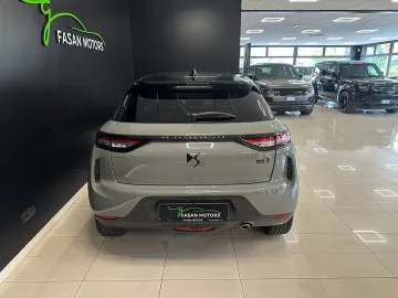 Car image 32