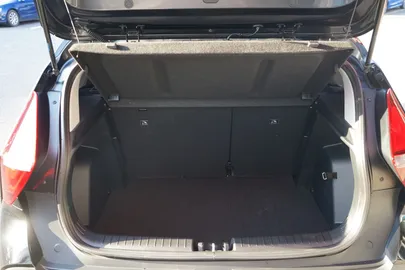 Car image 33