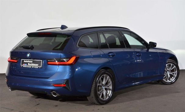 BMW 320d Touring xDrive 140 kW image number 2