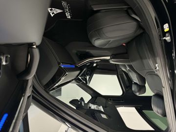 Car image 37