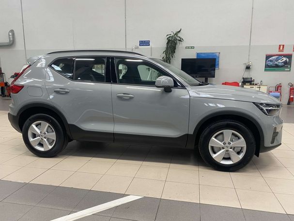 Volvo XC40 B3 Essential 120 kW image number 13