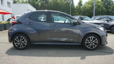 Car image 4