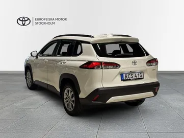 Car image 4