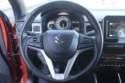 Car image 12