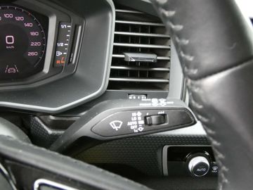 Car image 35