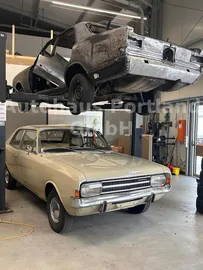 Car image 38