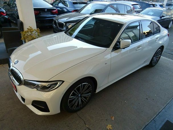 BMW 330i xDrive 190 kW image number 15