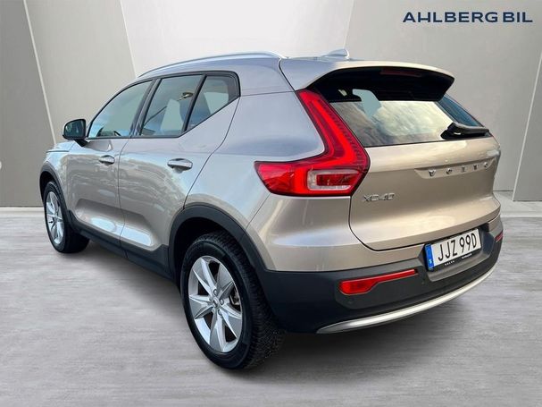 Volvo XC40 B4 Core 147 kW image number 4