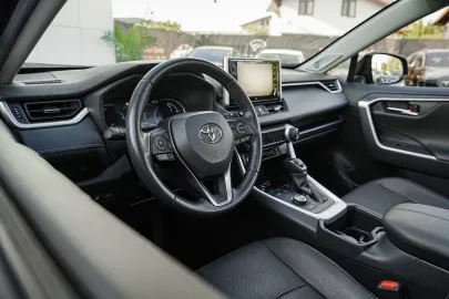 Car image 32
