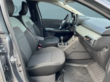 Car image 3