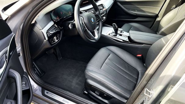 BMW 520i Touring 120 kW image number 22