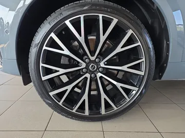 Car image 36
