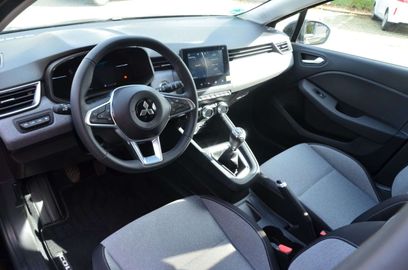 Car image 11