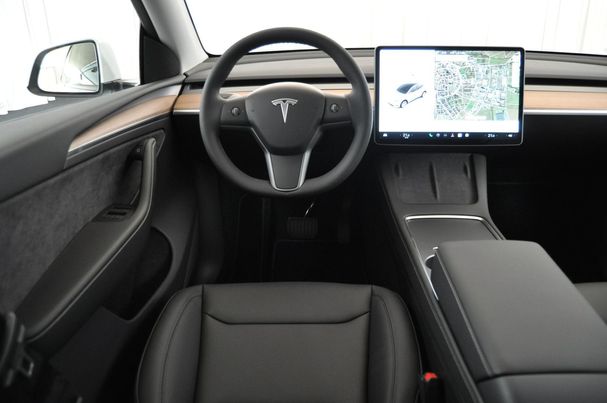 Tesla Model Y Long Range AWD 378 kW image number 28