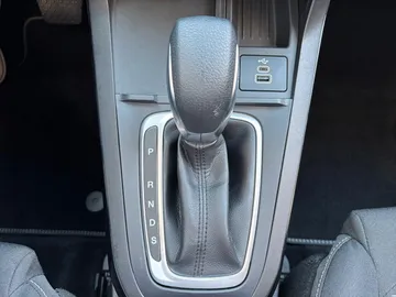 Car image 29