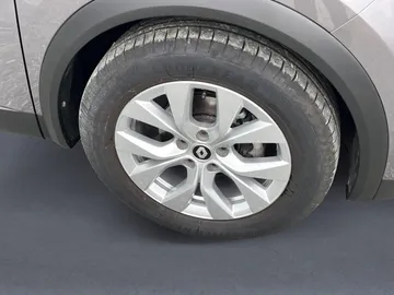 Car image 27