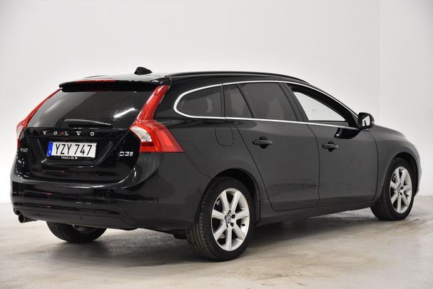 Volvo V60 D3 Momentum 110 kW image number 8