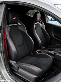Car image 32