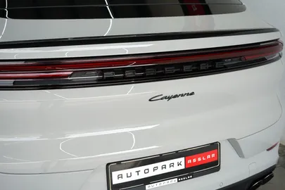 Car image 29