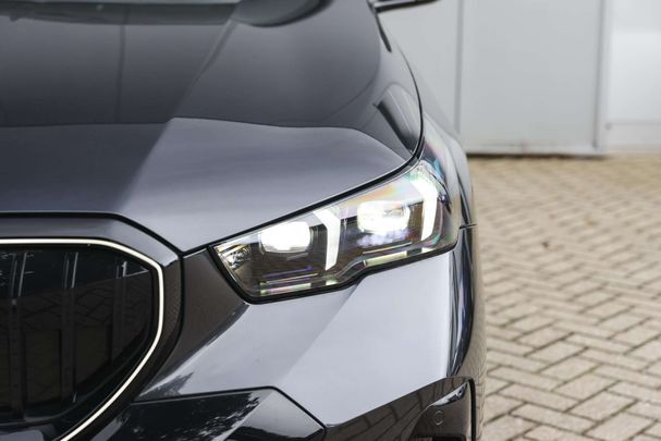 BMW 520i 140 kW image number 33