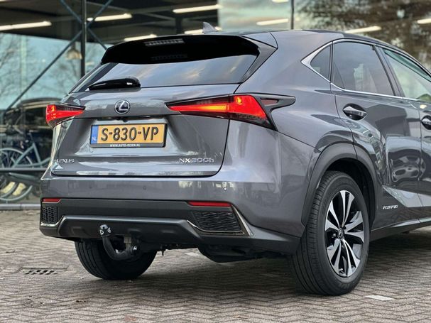 Lexus NX 300 h AWD 145 kW image number 24