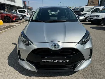 Car image 3