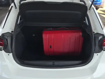 Car image 36
