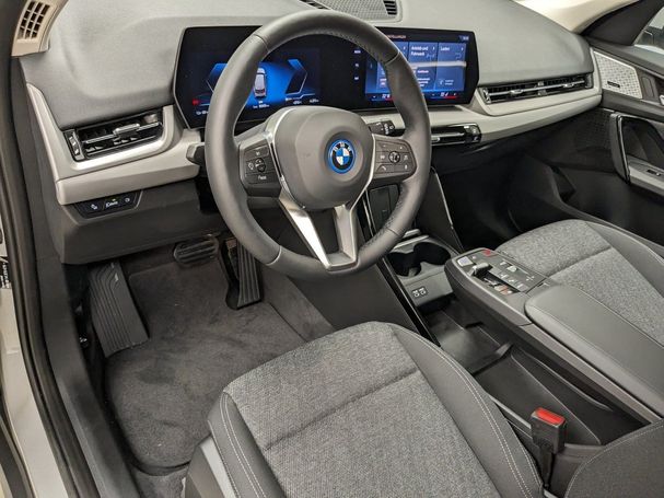 BMW iX1 xDrive30 230 kW image number 10